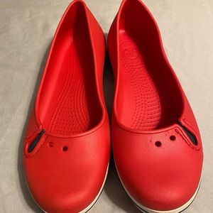 ** Cute Pair Of Ladies, Sz 11 , Slip On Crocs.